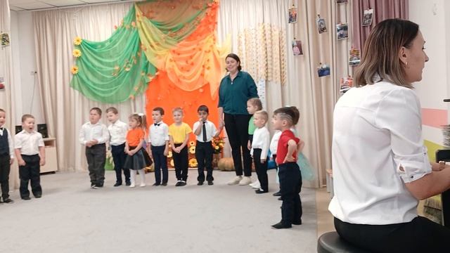 Лесицкая Елена Валентиновна - Песня Золотая осень смотреть онлайн