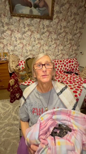 Бабушка приютила пришельца.. смотреть онлайн