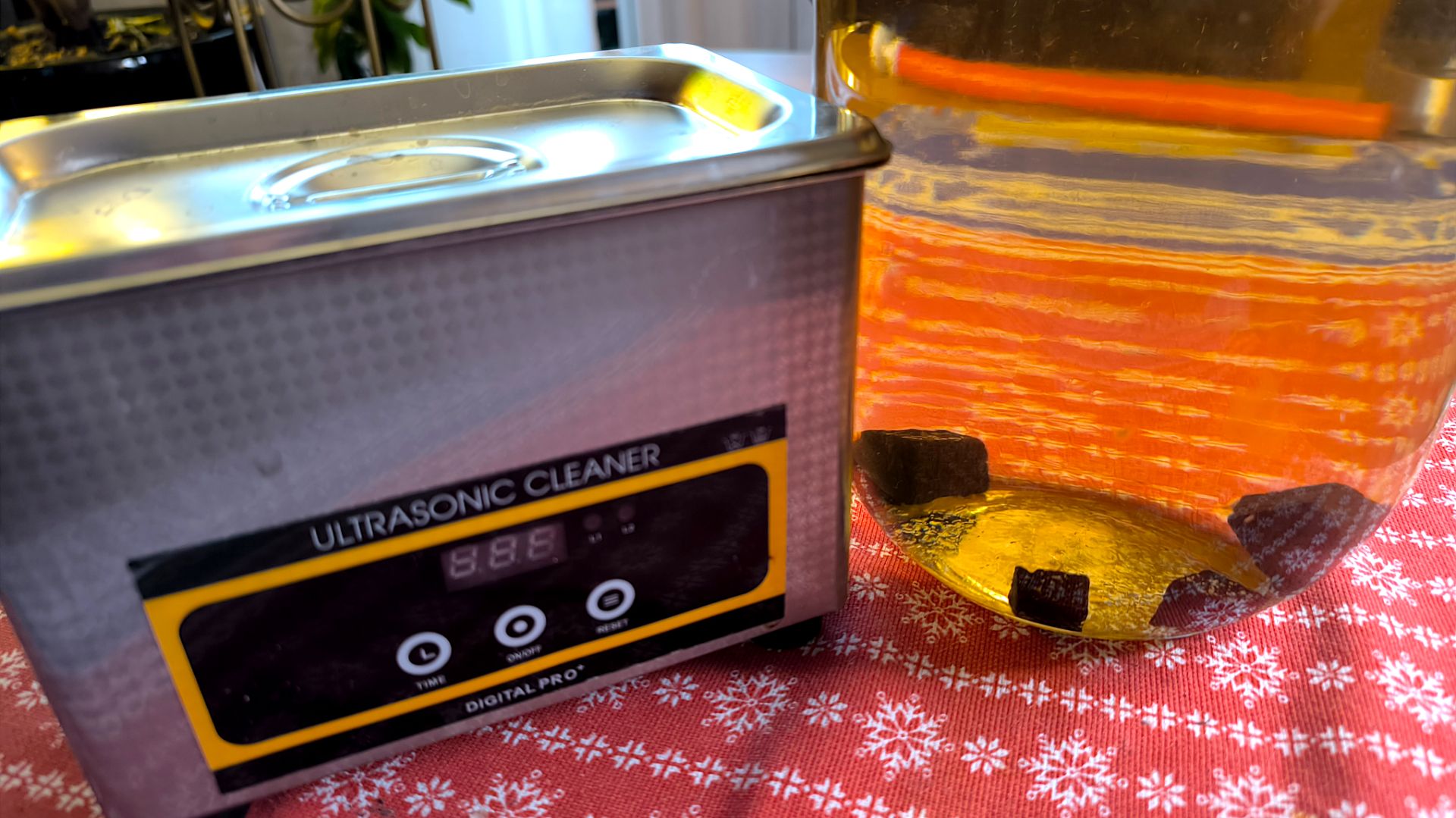 Настаивание самогона с помощью ультразвука #самогон #алкоголь смотреть онлайн