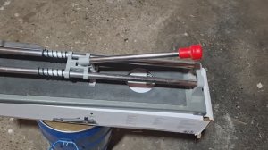 Недорогой плиткорез на 500 мм из ОБИ. Как порезать большой формат плитки.