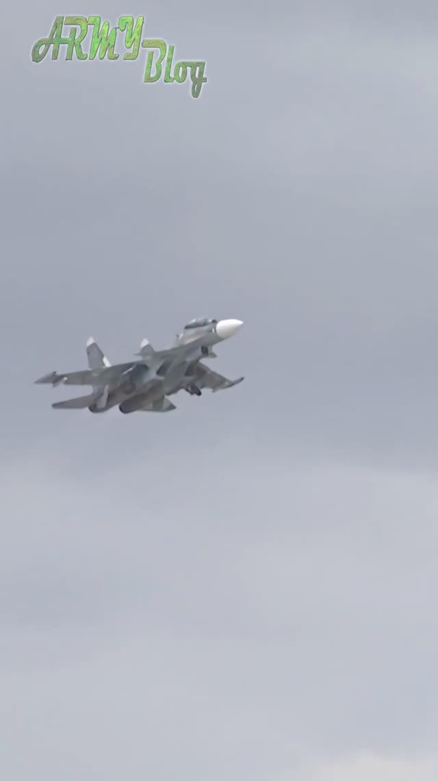 Что из себя представляет истрнебитель Су-30СМ ВКС России? смотреть онлайн