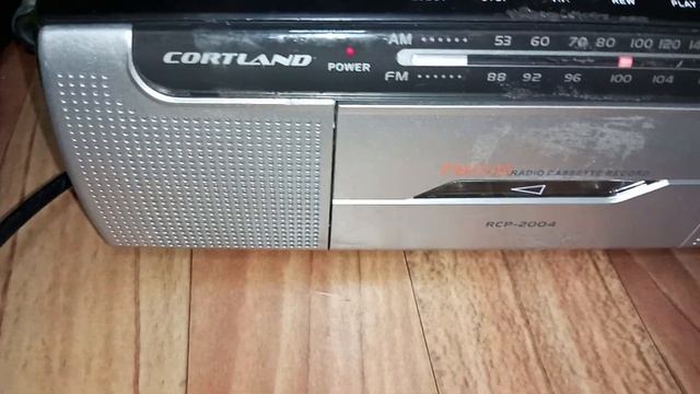 Прикол с магнитофоном. Как заставить играть кассету быстро смотреть онлайн