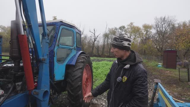 Роман в Курской деревне! Ремонт Т-40ам смотреть онлайн