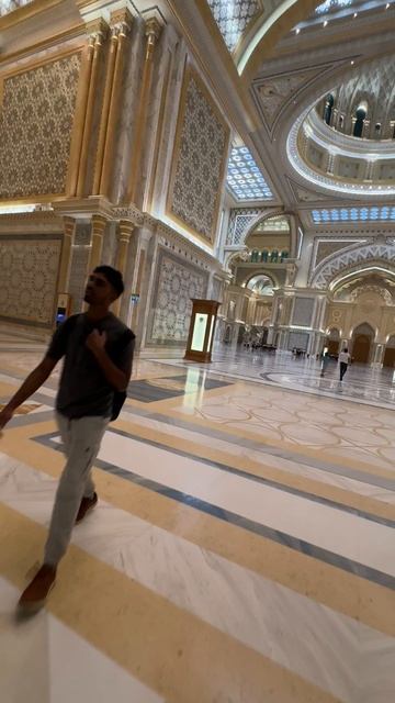 Дворец Президента в Абу-Даби😱😱😱вот это роскошь ⚜️⚜️⚜️ смотреть онлайн