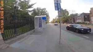 ЧТО ПРОИСХОДИТ, КОГДА БАЙКЕРЫ ДАЮТ ОТПОР — ЛУЧШИЕ МОМЕНТЫ ИЗ МОТОЦИКЛОВ 2025 ГОДА.