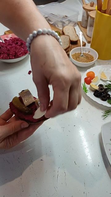 Бутер с селедочкой!!! смотреть онлайн