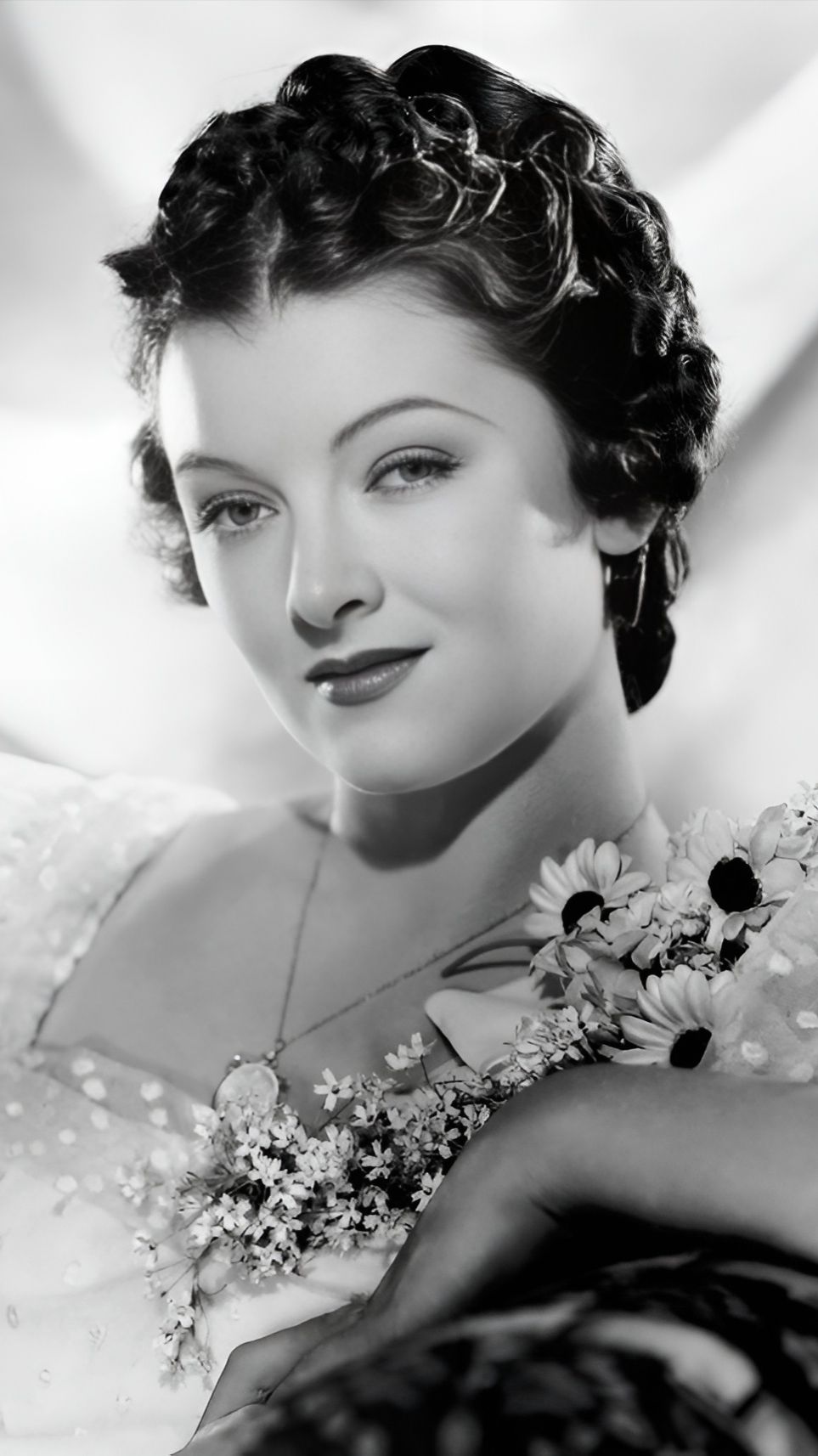 МИРНА ЛОЙ (1905 - 1993), «солнце Голливуда»