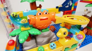 СТРОИМ ГОРКУ ДЛЯ ШАРИКОВ С КРАБИКОМ АСМР ВИДЕО ДЛЯ ДЕТЕЙ ДЕТСКИЙ КАНАЛ ИГРАЛКИ-ЗАЛИПАЛКИ