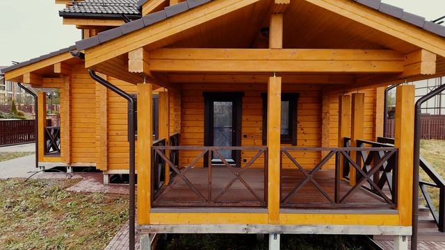 «Реализованный проект: двухэтажный дом из клееного бруса от Wood House» смотреть онлайн
