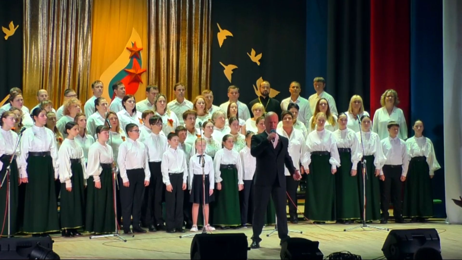 Благотворительный концерт, посвящённый закрытию Года защитника Отечества, провели в Ольском округе смотреть онлайн