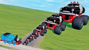 Полицейская тачка Молнии Маквин на ОГРОМНЫХ колесах против паровозика Томаса