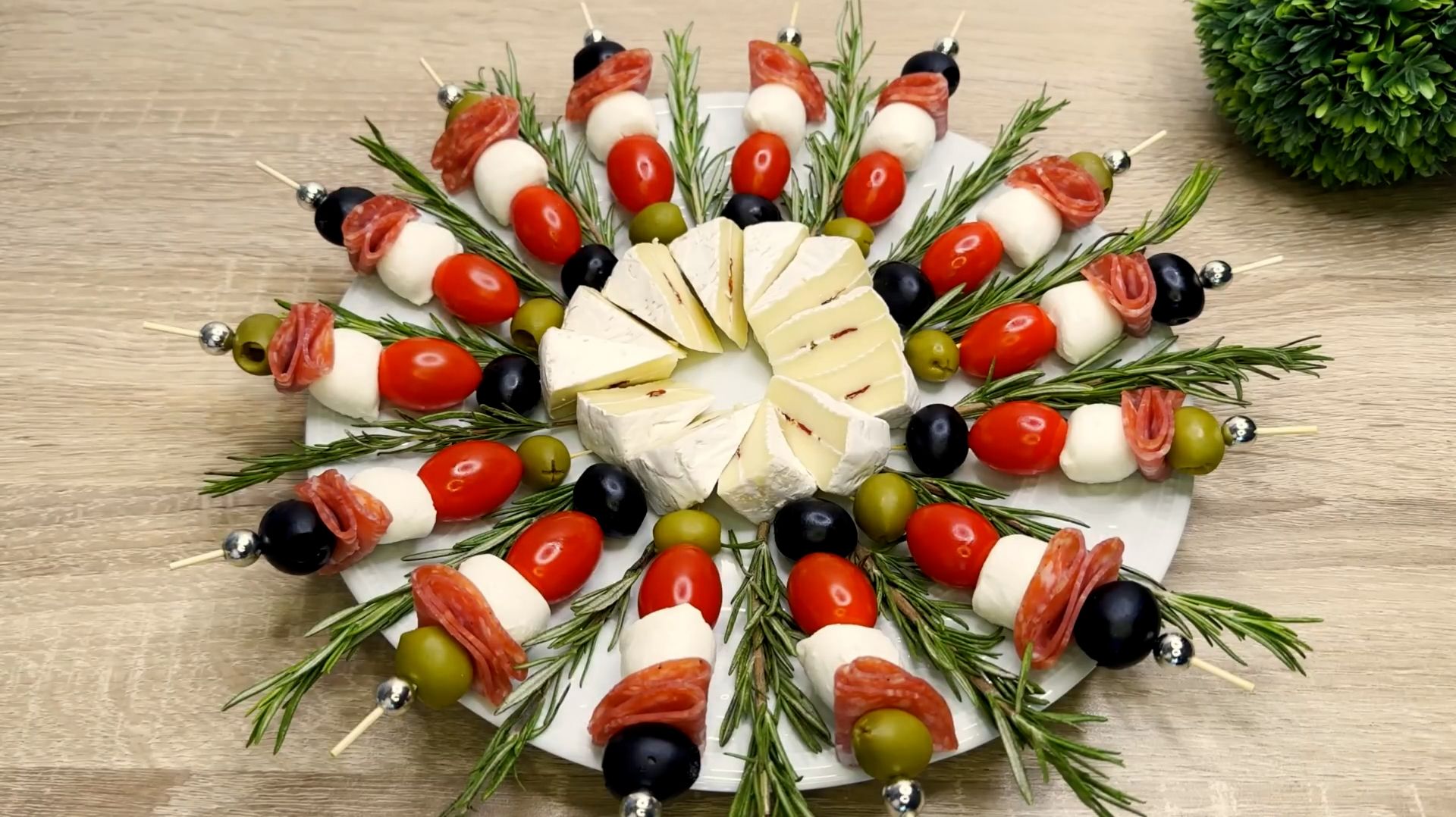 Все будут в восторге! Простые закуски на новогодний стол 2026! ОЧЕНЬ КРАСИВО И ВКУСНО! смотреть онлайн