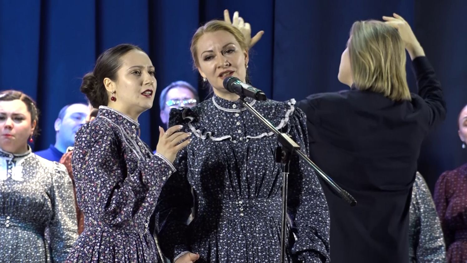 Новосибирский областной народный хор выступил с новой концертной программой смотреть онлайн