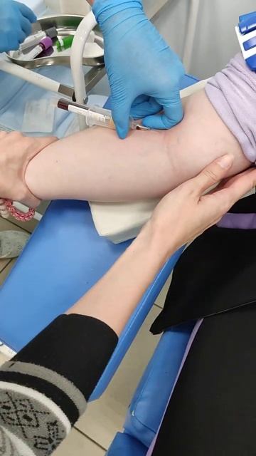 Анна сдавать анализ крови из вены 🩸🔬💉