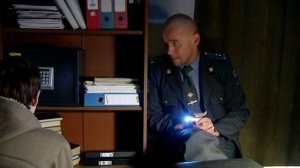 Глухарь. Карпов жестко избивает патрульный за Антошина