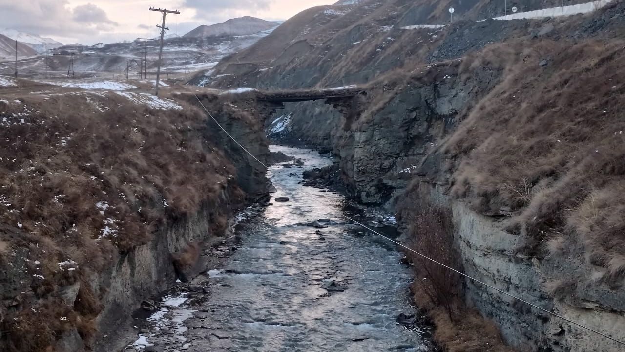 Старинный мост с Вачи. Казикумухское Койсу