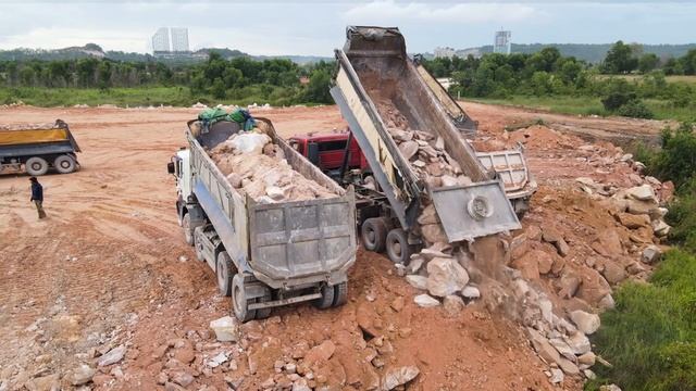 Part_9. Строительство дороги с использованием горного камня. Бульдозер толкает камни. смотреть онлайн