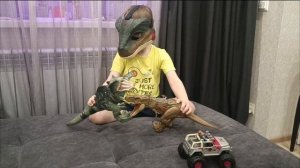 Битва Гигантозавра против Тираннозавра Рекса Jurassic World