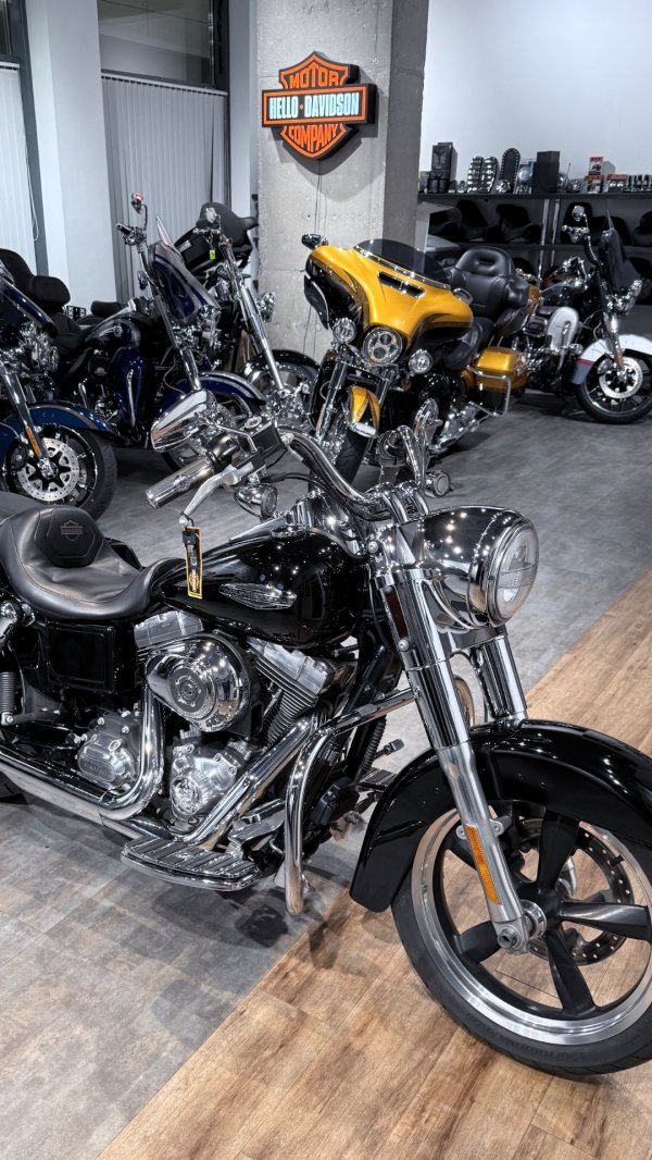 2012 HD Dyna Switchback Vivid Black V&H