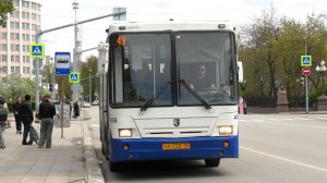 Автобус НефАЗ-5299-20-32 борт. №956 маршрут 49 на остановке "Оперный театр"