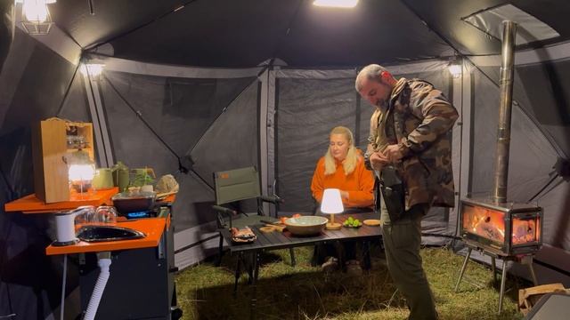 ATIK _ НОЧЕВКА В КЕМПИНГЕ В ДДЕТЛЕ НА ФУРГОНЕ-ТРЕЙЛЕРЕ смотреть онлайн