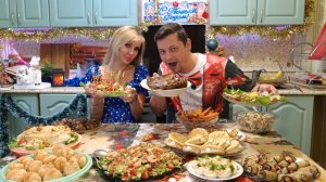 МУКБАНГ 😋 Дегустация ВСЕХ БЛЮД НОВОГОДНЕГО СТОЛА за 5000 рублей 2026 🎄🎅 Наше мнение