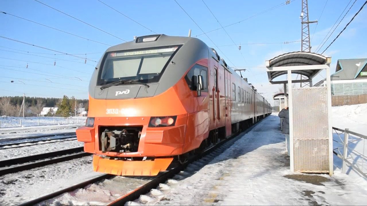 Электропоезд ЭП3Д-0085. Покатушки от с.Озёрки до ст.Озёрки+отправление. смотреть онлайн