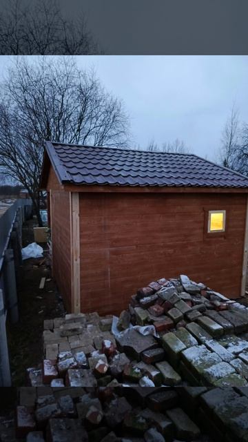 хозблок 3/4 с верандой