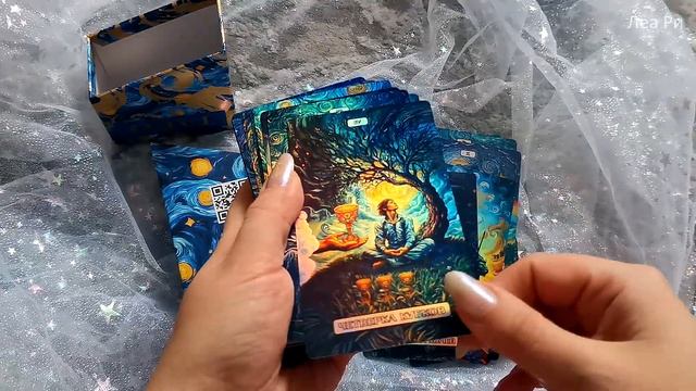 АСМР Волшебные карты Таро ASMR обзор Шепот на петличку LoFi и голографические карты смотреть онлайн