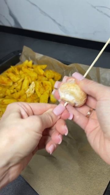 Ссылка на закрытый тг канал в шапке профиля