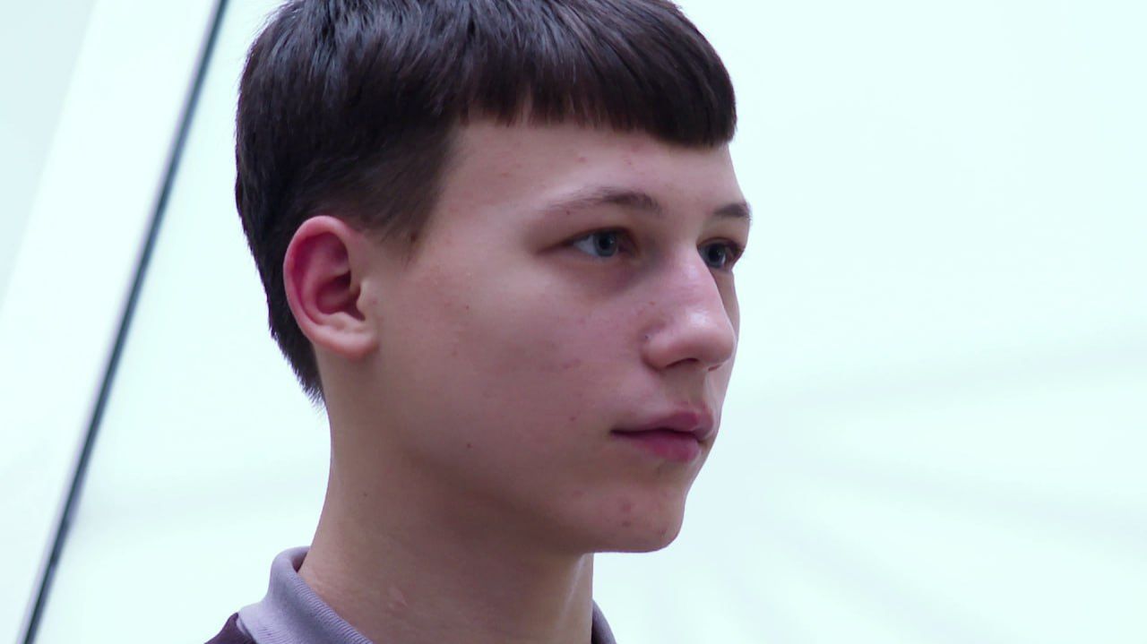 «Боец, победивший смерть»: история белгородского мальчика, выжившего после обстрела смотреть онлайн