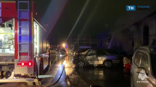 Во время пожара в автосервисе были повреждены 3 легковых автомобиля смотреть онлайн