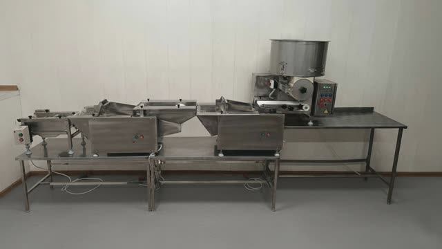 Переоборудование машины для нанесения панировки из модели ИПКС-130М(Н) в ИПКС-130МП(Н) смотреть онлайн