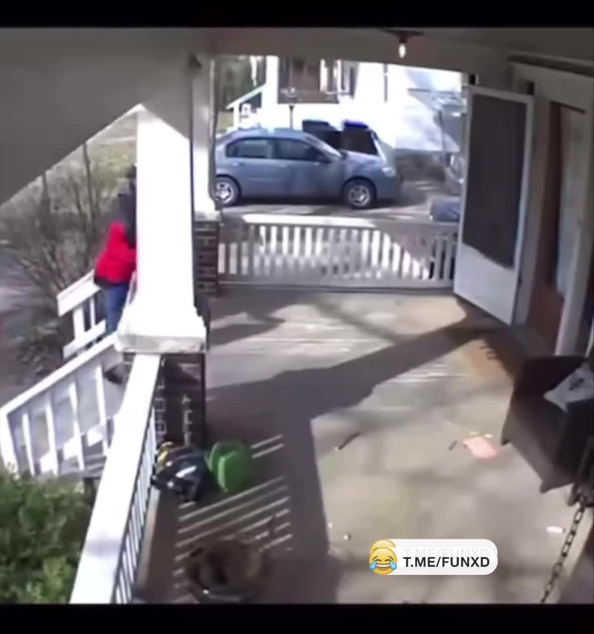 Вышел поздороваться😁 смотреть онлайн