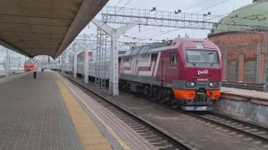 ЭП2К - 238 с поездом 53А "Гранд - экспресс" Санкт-петербург - Москва.