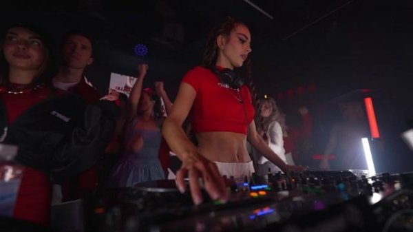 HOUSE BIRTHDAY PARTY • SET BY OLMARU • TECH HOUSE