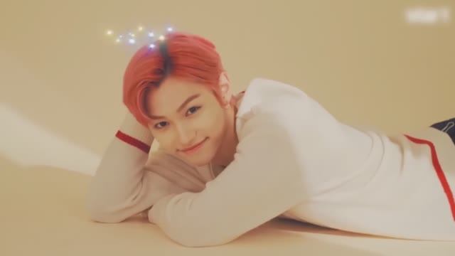 Как Живет Феликс из Стрэй Кидс (Lee Felix - Stray Kids) и Сколько Он Зарабатывает смотреть онлайн