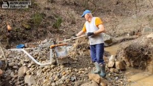 Добыча золота на горном ручье