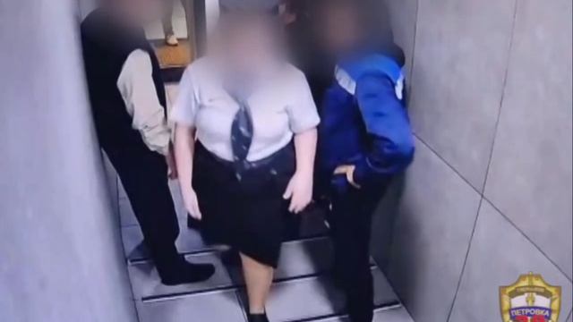 ‼️Возле Белорусского вокзала злоумышленник устроил разборки, а для убедительности достал нож‼️ смотреть онлайн