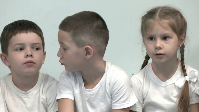 В детском саду «Родничок» в Ивантеевке воспитанники устроили полноценный строевой смотр смотреть онлайн