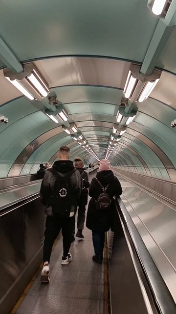 Траволатор на станции метро Спортивная