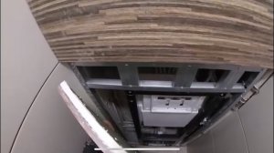 Съёмная плитка за подвесным унитазом: сложный монтаж, который ждёт эволюции