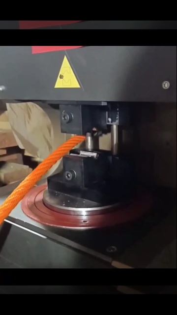 Пресс для производства стропов