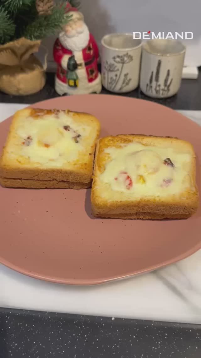 Горячие бутерброды с яйцомСохраняй рецепт!Готовила в свое и любимом аэрогрилеDemiand, а рецепт на