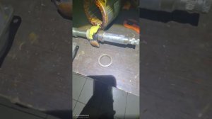 Закусывает ЭУР Лада Гранта. Замена подшипника Электроусилителя Эур  Гранта .mp4