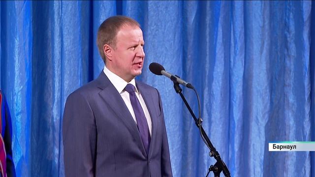 День Героев Отечества отметили в Барнауле смотреть онлайн