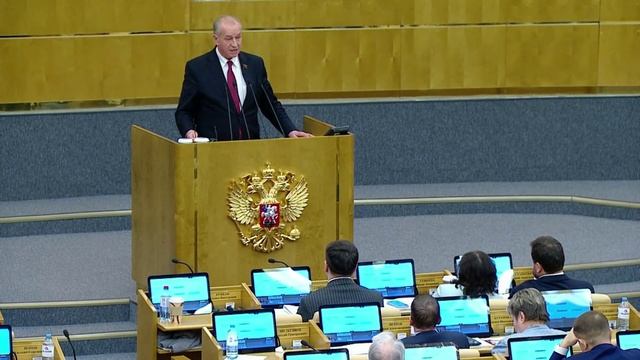 «Единая Россия», ЛДПР и «Новые люди» приняли крайне опасный для Байкала законопроект.