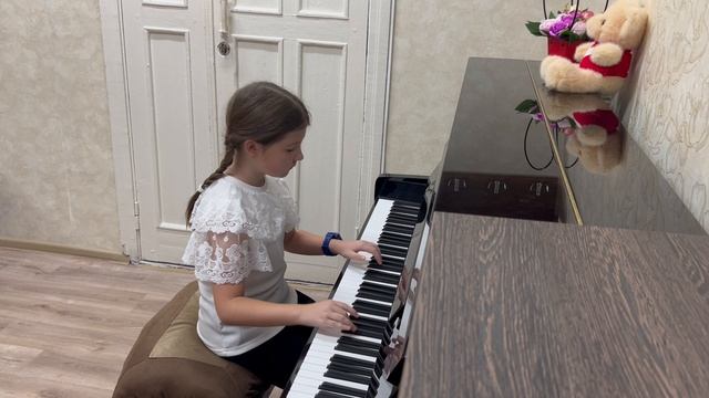 Крюгер Полина 8 лет Д. Шостакович «Марш»