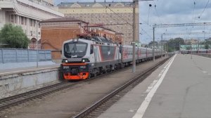 ЭП 20 - 003 с фирменным поездом «Анапа–Москва» 011Э.