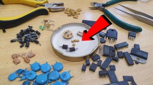 КМ конденсаторы и золотые резонаторы в старых телевизорах и мониторах. Приемные радиодетали